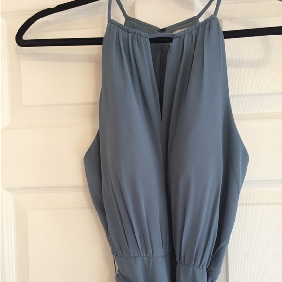 small snag in the front toward bottom - Picture 1 of 3